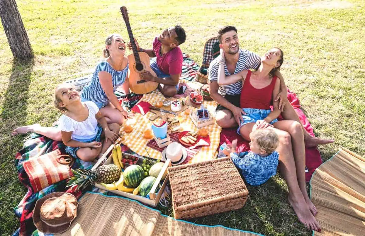 10 Incredibly Simple Picnic Crowdpleaser Recipes – Cook for Folks