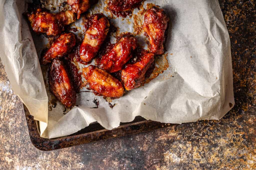 Spicy chicken wings with barbecue sauce